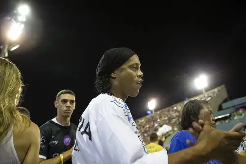 而纽卡斯尔 而纽卡斯尔