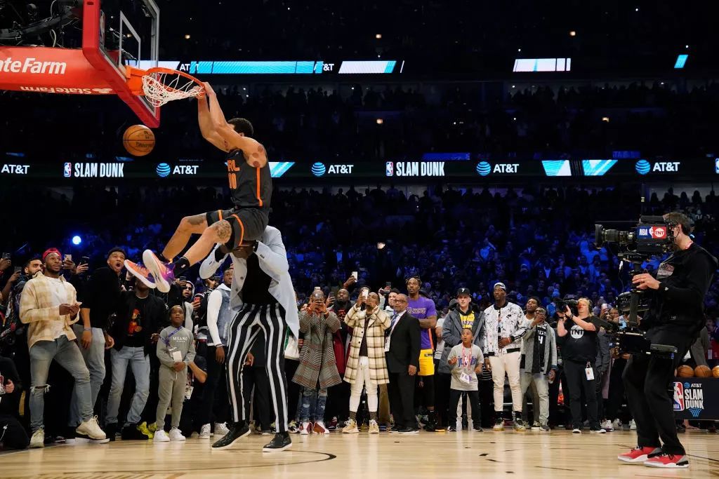 但他一直在 但他一直在